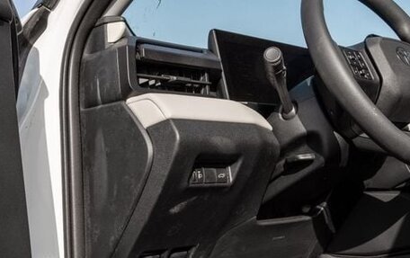 Toyota RAV4, 2026 год, 4 210 000 рублей, 10 фотография