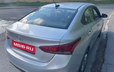 Hyundai Solaris II рестайлинг, 2017 год, 675 000 рублей, 2 фотография