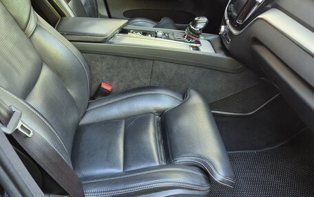Volvo XC60 II, 2018 год, 3 330 000 рублей, 10 фотография