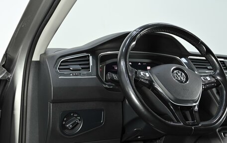 Volkswagen Tiguan II, 2019 год, 2 035 000 рублей, 7 фотография