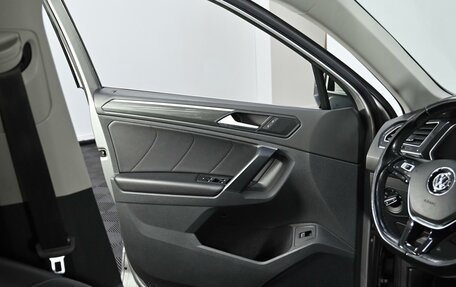 Volkswagen Tiguan II, 2019 год, 2 035 000 рублей, 11 фотография