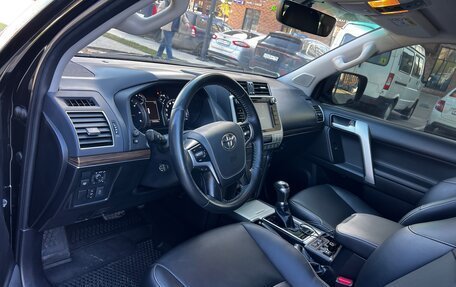 Toyota Land Cruiser Prado 150 рестайлинг 2, 2017 год, 3 990 000 рублей, 7 фотография