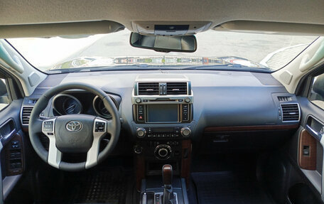 Toyota Land Cruiser Prado 150 рестайлинг 2, 2015 год, 3 880 000 рублей, 18 фотография