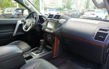 Toyota Land Cruiser Prado 150 рестайлинг 2, 2015 год, 3 880 000 рублей, 15 фотография
