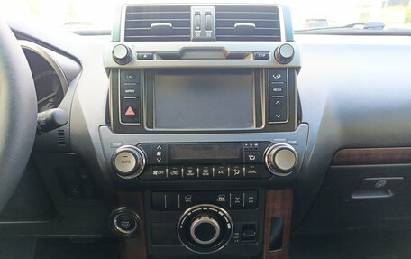 Toyota Land Cruiser Prado 150 рестайлинг 2, 2015 год, 3 880 000 рублей, 19 фотография