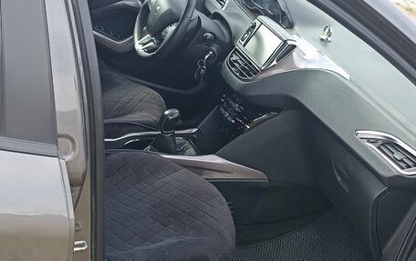 Peugeot 2008 II, 2014 год, 570 000 рублей, 2 фотография
