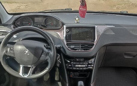 Peugeot 2008 II, 2014 год, 570 000 рублей, 3 фотография