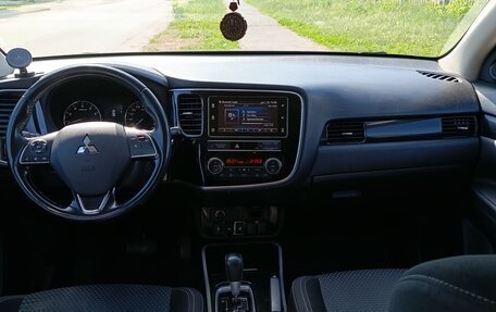 Mitsubishi Outlander III рестайлинг 3, 2018 год, 1 550 000 рублей, 11 фотография