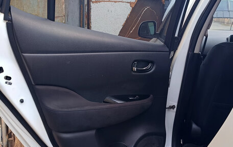 Nissan Leaf I, 2013 год, 400 000 рублей, 5 фотография