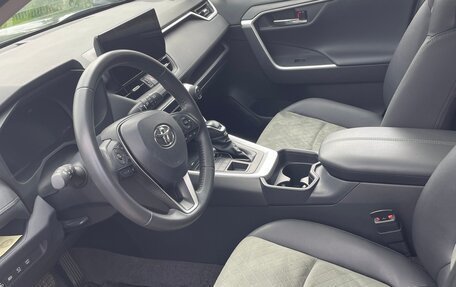 Toyota RAV4, 2024 год, 3 750 000 рублей, 8 фотография