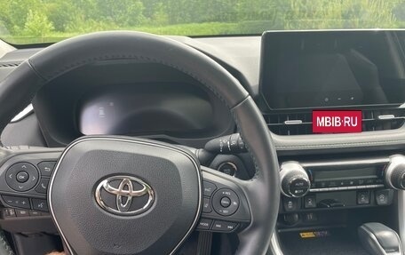 Toyota RAV4, 2024 год, 3 750 000 рублей, 10 фотография
