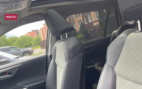 Toyota RAV4, 2024 год, 3 750 000 рублей, 11 фотография