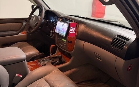 Toyota Land Cruiser 100 рестайлинг 2, 2004 год, 1 480 000 рублей, 12 фотография