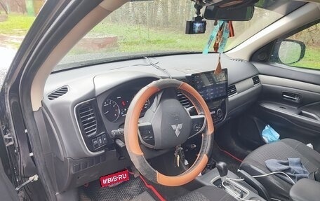 Mitsubishi Outlander III рестайлинг 3, 2012 год, 1 200 000 рублей, 6 фотография