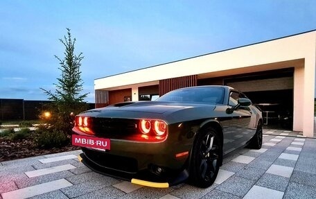 Dodge Challenger III рестайлинг 2, 2019 год, 4 750 000 рублей, 4 фотография