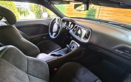 Dodge Challenger III рестайлинг 2, 2019 год, 4 750 000 рублей, 11 фотография