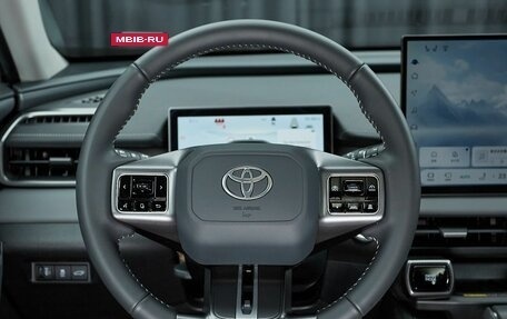 Toyota RAV4, 2026 год, 3 949 000 рублей, 31 фотография
