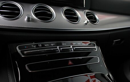 Mercedes-Benz E-Класс, 2019 год, 3 199 000 рублей, 20 фотография