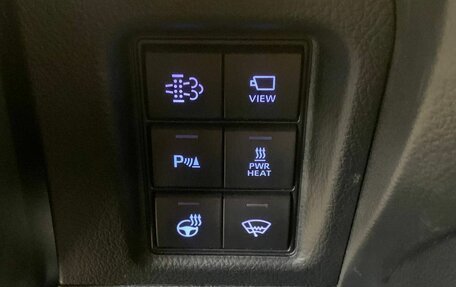 Toyota Land Cruiser Prado 150 рестайлинг 2, 2019 год, 5 760 500 рублей, 22 фотография