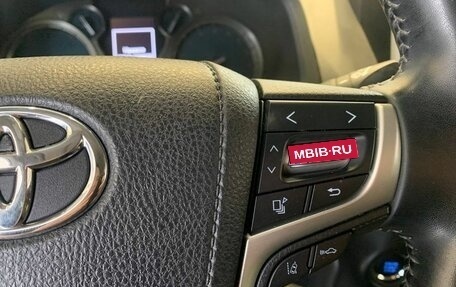 Toyota Land Cruiser Prado 150 рестайлинг 2, 2019 год, 5 760 500 рублей, 19 фотография