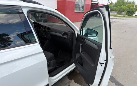 Volkswagen Tiguan II, 2019 год, 2 150 000 рублей, 10 фотография