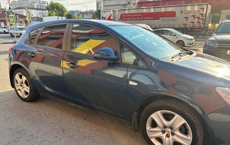 Opel Astra J, 2011 год, 850 000 рублей, 3 фотография