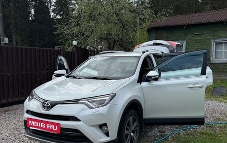 Toyota RAV4, 2019 год, 2 700 000 рублей, 7 фотография