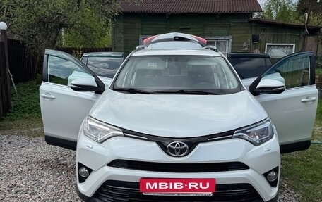 Toyota RAV4, 2019 год, 2 700 000 рублей, 2 фотография