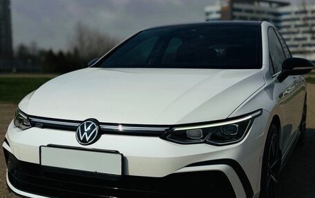 Volkswagen Golf VIII, 2022 год, 1 820 000 рублей, 1 фотография