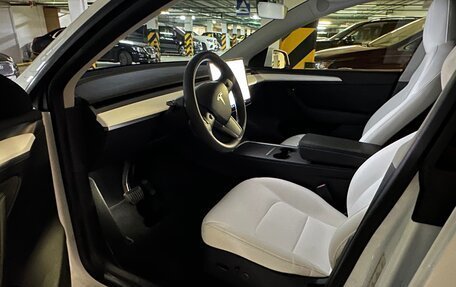 Tesla Model Y I, 2021 год, 4 280 000 рублей, 8 фотография