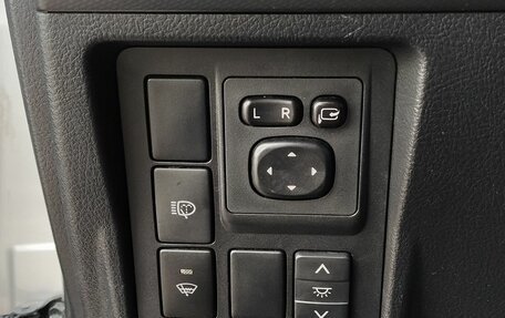 Toyota Land Cruiser Prado 150 рестайлинг 2, 2010 год, 2 988 000 рублей, 10 фотография