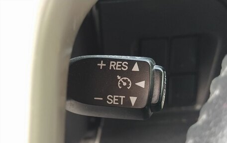 Toyota Land Cruiser Prado 150 рестайлинг 2, 2010 год, 2 988 000 рублей, 13 фотография