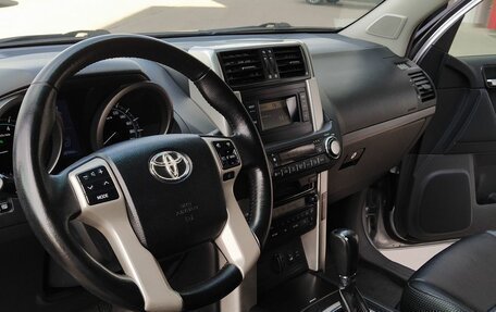 Toyota Land Cruiser Prado 150 рестайлинг 2, 2010 год, 2 988 000 рублей, 24 фотография