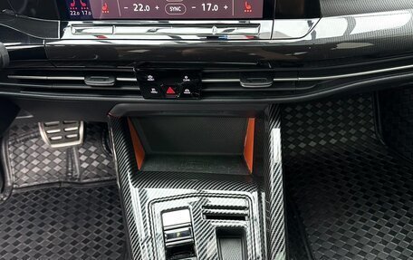 Volkswagen Golf VIII, 2022 год, 1 942 000 рублей, 9 фотография