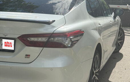 Toyota Camry, 2021 год, 2 900 000 рублей, 10 фотография