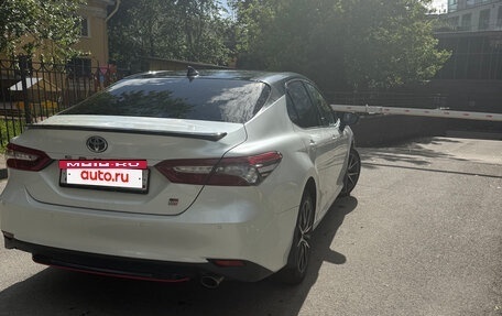 Toyota Camry, 2021 год, 2 900 000 рублей, 11 фотография
