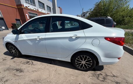 Hyundai Solaris II рестайлинг, 2011 год, 900 000 рублей, 3 фотография