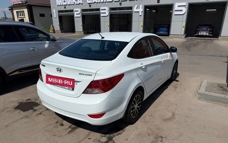 Hyundai Solaris II рестайлинг, 2011 год, 900 000 рублей, 5 фотография