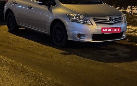 Toyota Auris II, 2010 год, 1 049 000 рублей, 2 фотография