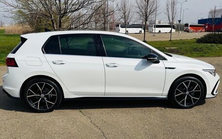Volkswagen Golf VIII, 2022 год, 1 820 000 рублей, 2 фотография