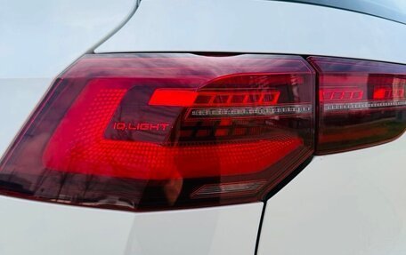 Volkswagen Golf VIII, 2022 год, 1 820 000 рублей, 7 фотография