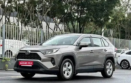 Toyota RAV4, 2023 год, 3 581 000 рублей, 2 фотография