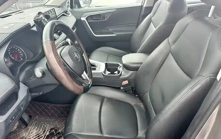 Toyota RAV4, 2023 год, 3 581 000 рублей, 8 фотография