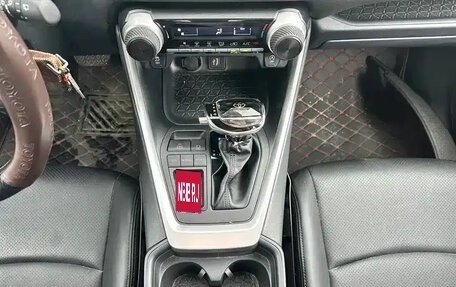 Toyota RAV4, 2023 год, 3 581 000 рублей, 13 фотография