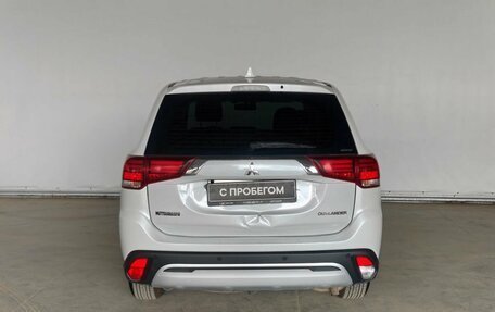 Mitsubishi Outlander III рестайлинг 3, 2019 год, 2 010 000 рублей, 5 фотография