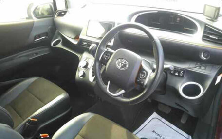 Toyota Sienta II, 2019 год, 1 090 000 рублей, 5 фотография