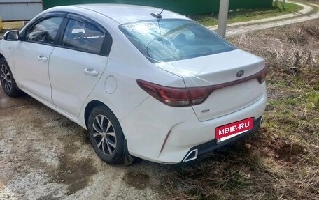 KIA Rio IV, 2021 год, 1 075 000 рублей, 3 фотография