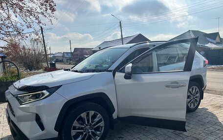 Toyota RAV4, 2020 год, 3 500 000 рублей, 3 фотография