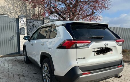 Toyota RAV4, 2020 год, 3 500 000 рублей, 8 фотография