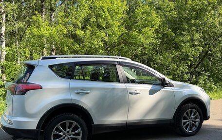 Toyota RAV4, 2018 год, 2 880 000 рублей, 4 фотография